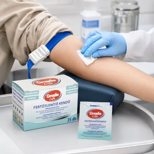 BradoLife fertőtlenítő kendő 25 db